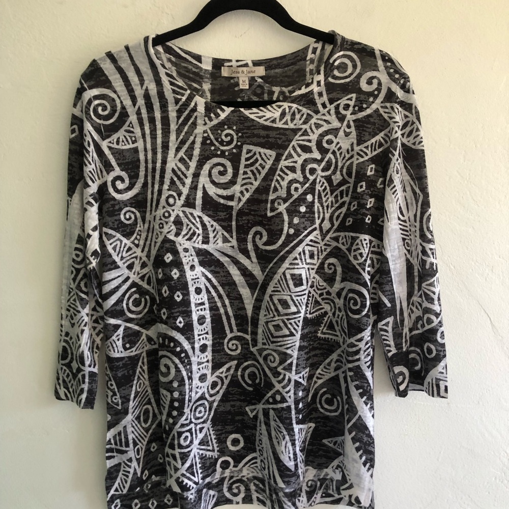 Jess & Jane Womens M Top Black White Abstract  Artsy 3/4 Sleeve